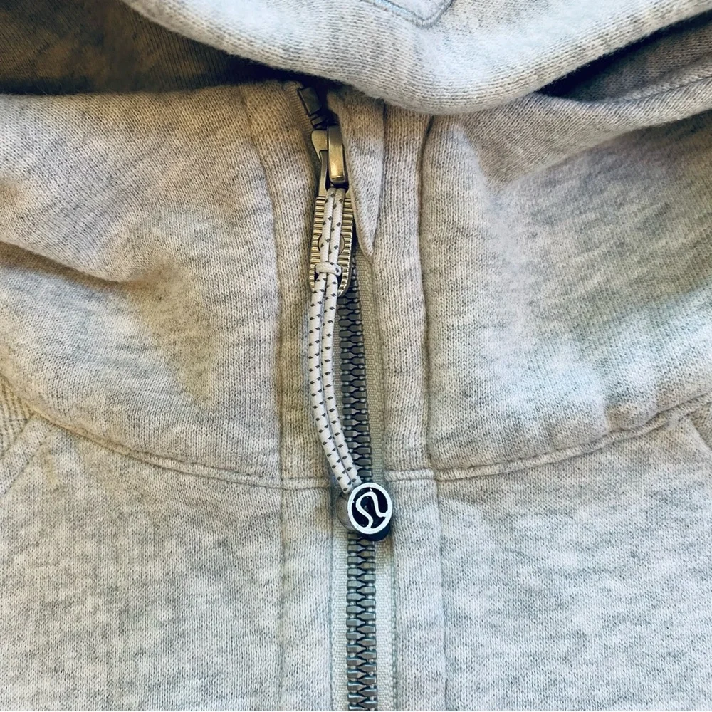 Lululemon women’s gray 1/2 zip hoodie sweatshirt w/ handwarmer pocket Sz M/L